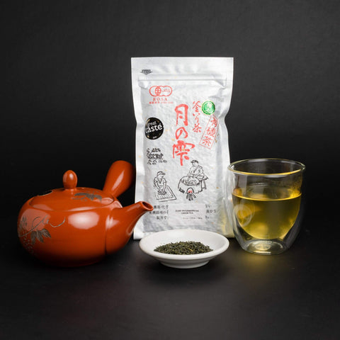 Kamairicha Té Issin, Kamairicha hojas de té, una tetera roja kyusu y una taza de kamairhca